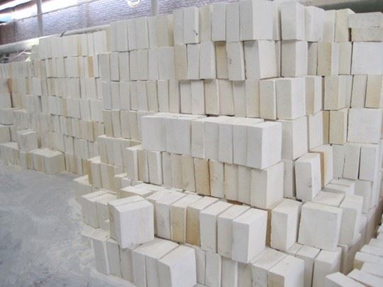 Half product of mullite insulation hot face bricks